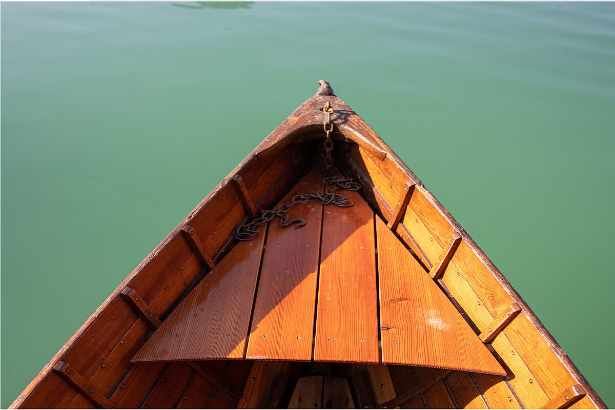 Spitze von Ruderboot 