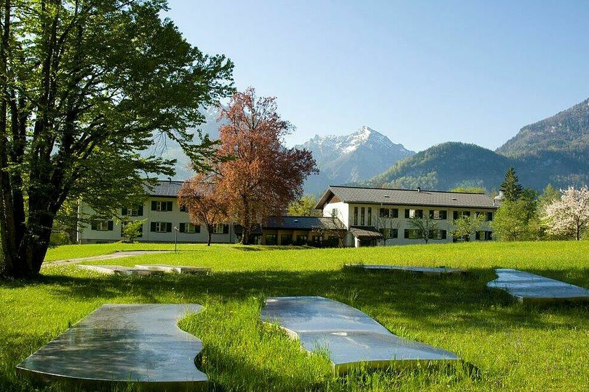 bifeb Haupthaus im Sommer